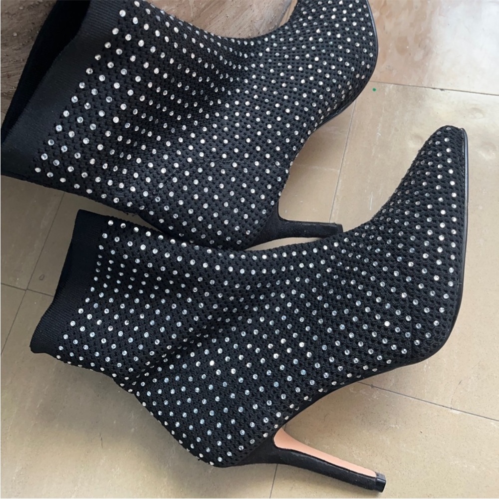 ✨NEW✨EXCEPTIONALLY BEAUTIFUL & SPARKLY RHINESTONE BOOTIES